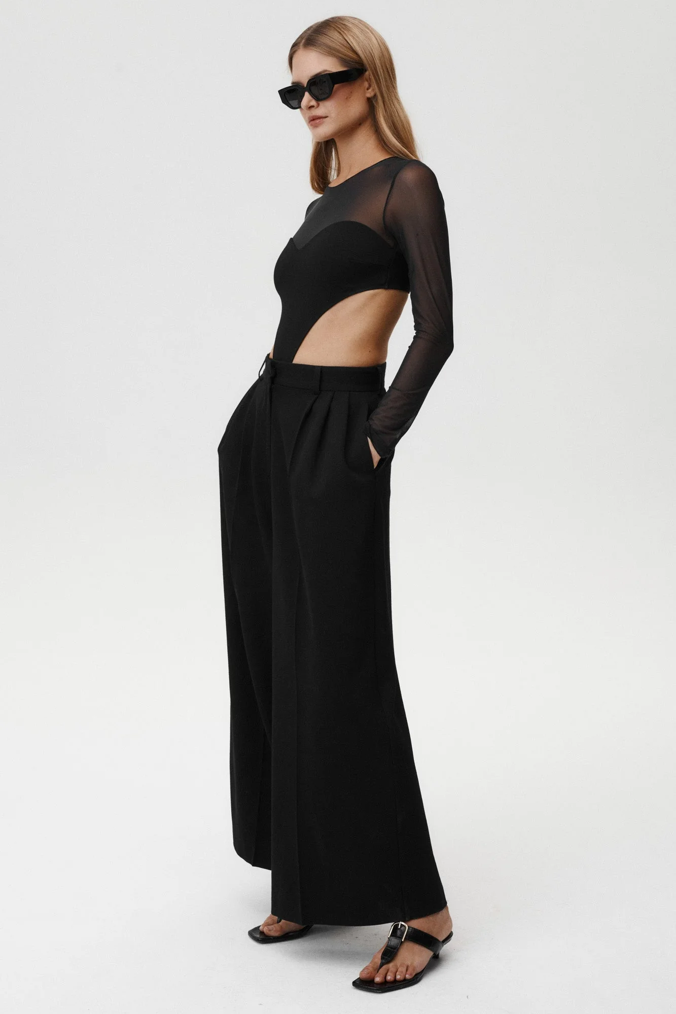 Body First Love Czarne - Image 4