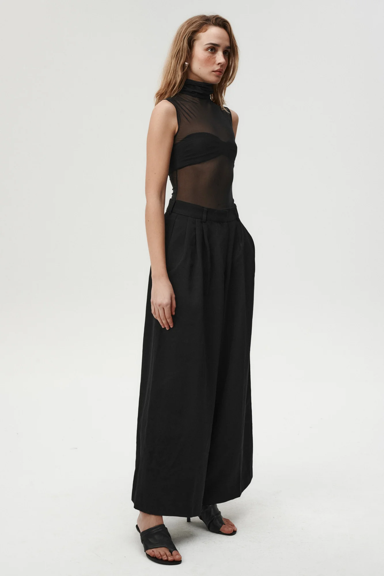 Body Studio 54 Czarne - Image 4