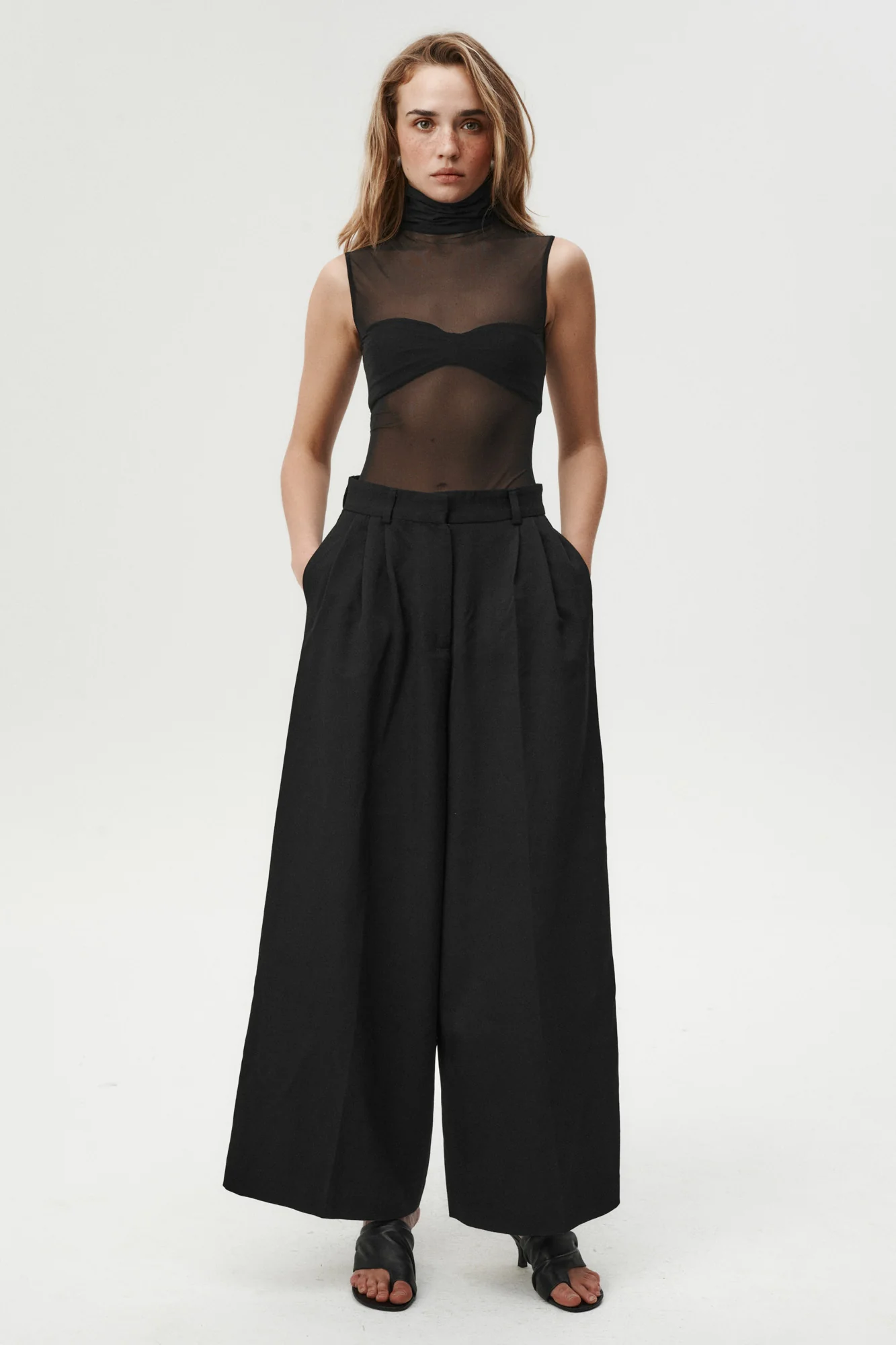 Body Studio 54 Czarne - Image 5