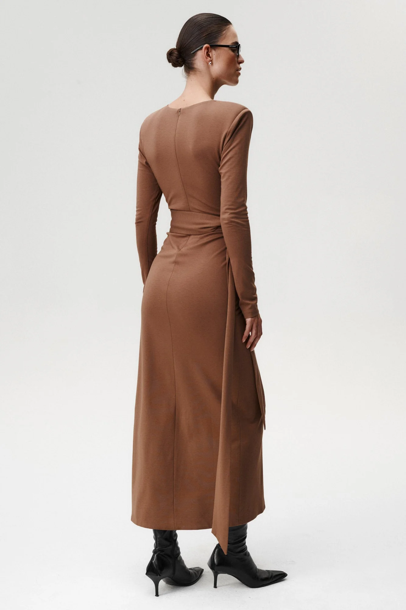 Sukienka Audrey Brązowa - Image 5
