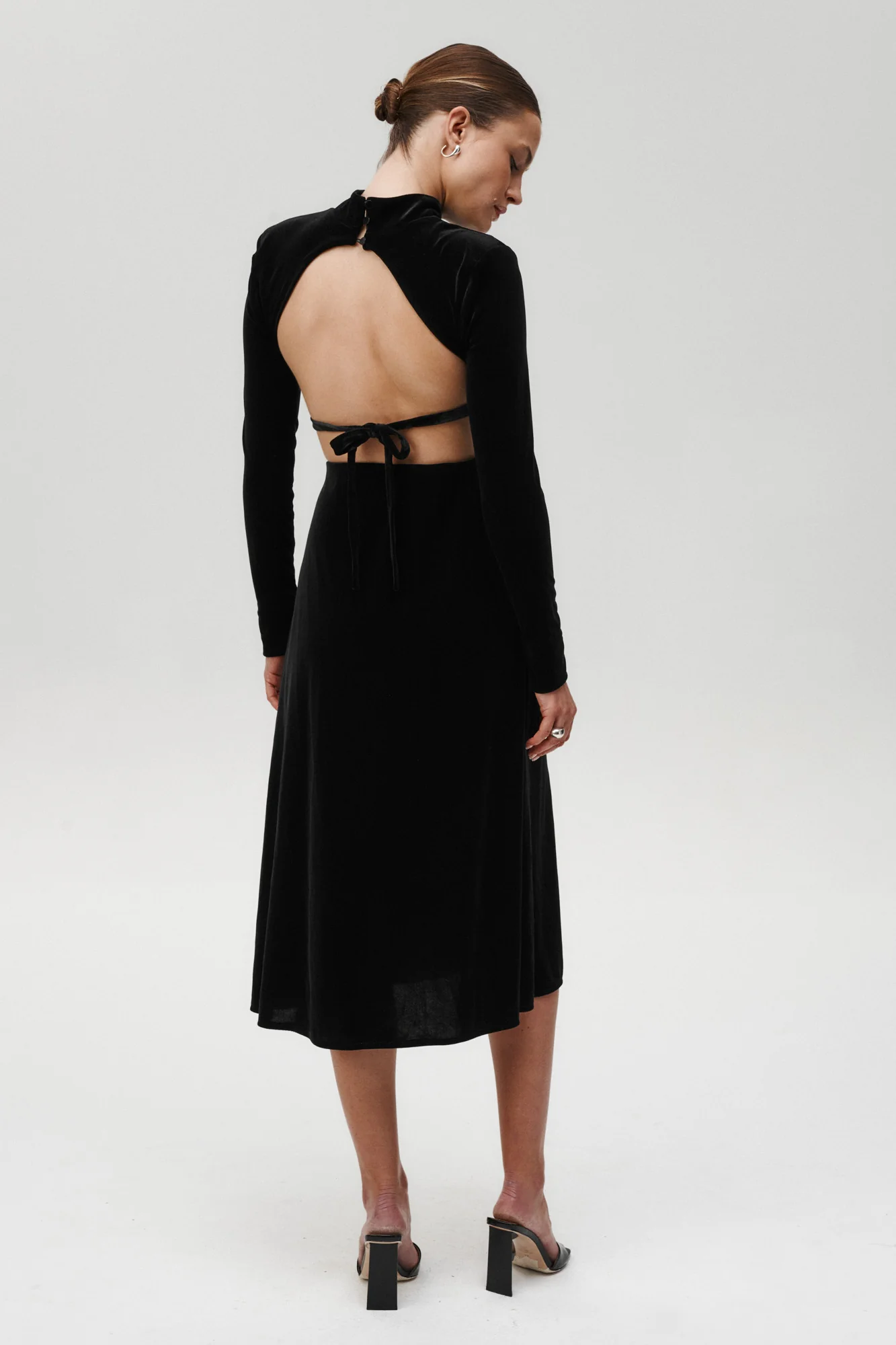 Sukienka Cherie Czarna - Image 3