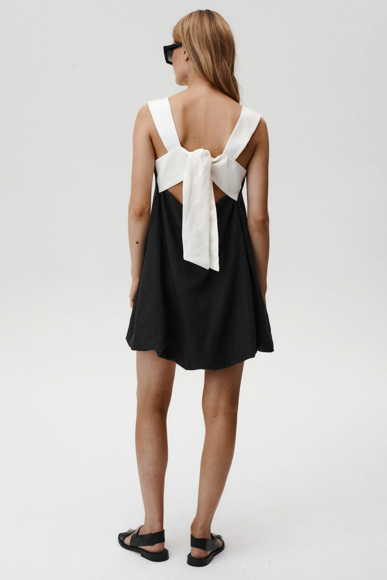 Sukienka Daisy Czarna - Image 2