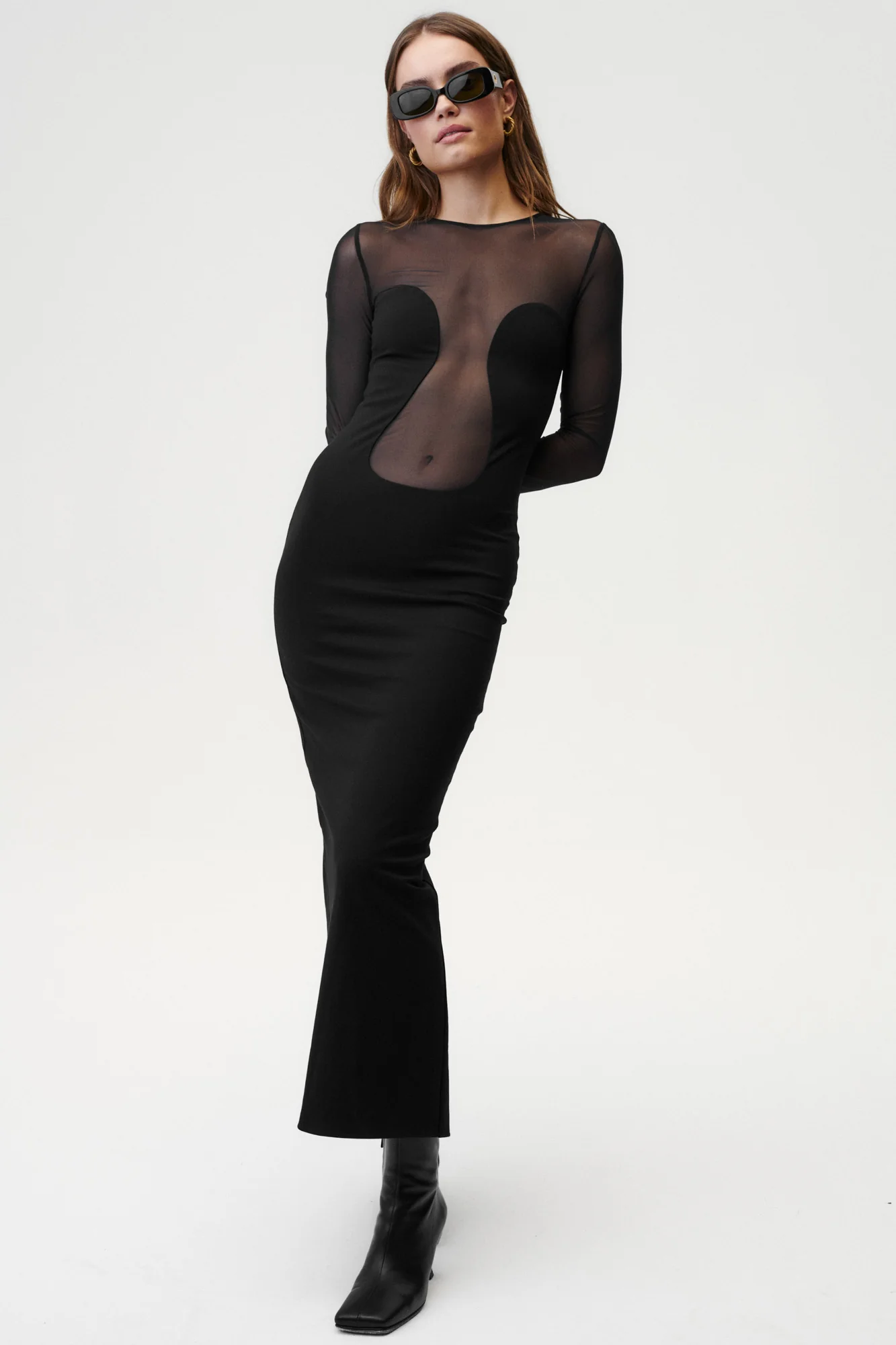Sukienka Sleek Silhouette Czarna - Image 9